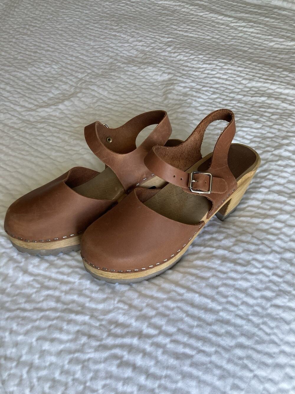 Lottas Sweden Wooden Clogs, Cognac Tan Size 39 US 8-8.5 Leather Strap Closed Toe